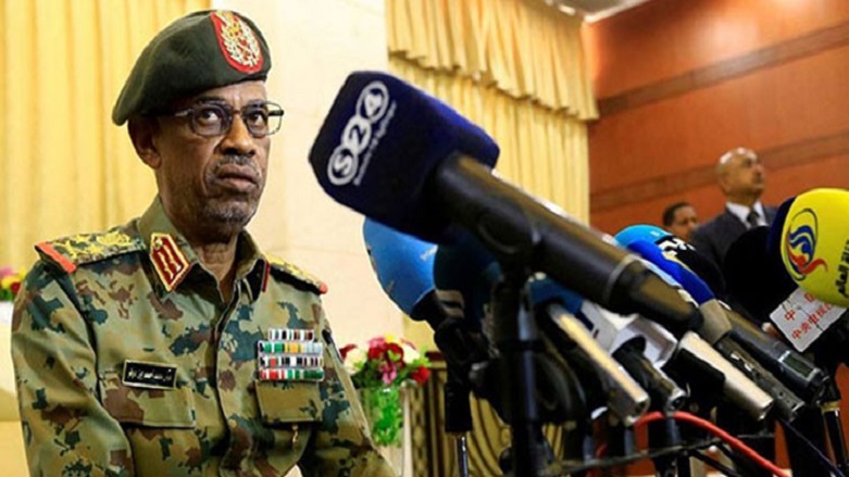 Sudan’da darbeci general emekli edildi